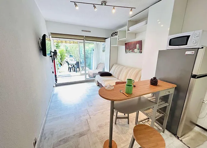 3 Personnes Cap D'agde Ct180-199 * Agde